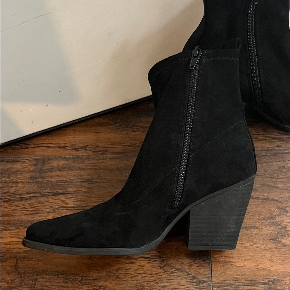 SOUL Naturalizer Black Ankle Boots - Picture 3 of 5